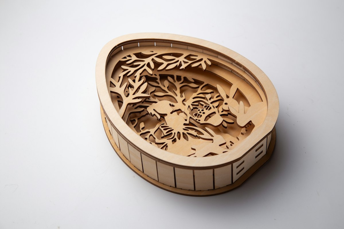 Caja de madera calada con láser