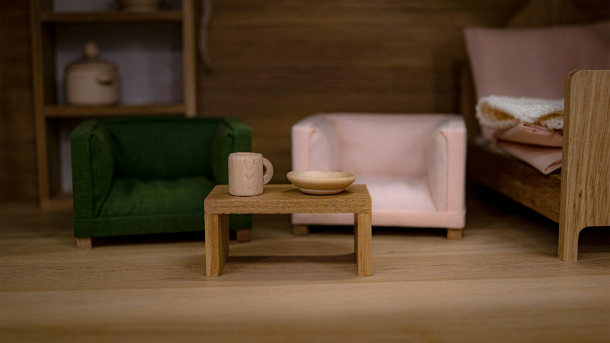 Miniaturas y muebles para casitas de muñecas