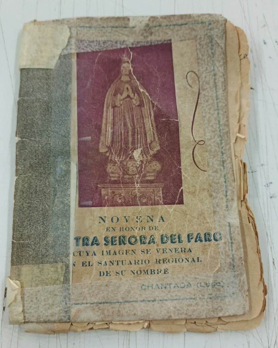 Tapa de la Novena a Nuestra Señora del Faro antes de la restauración